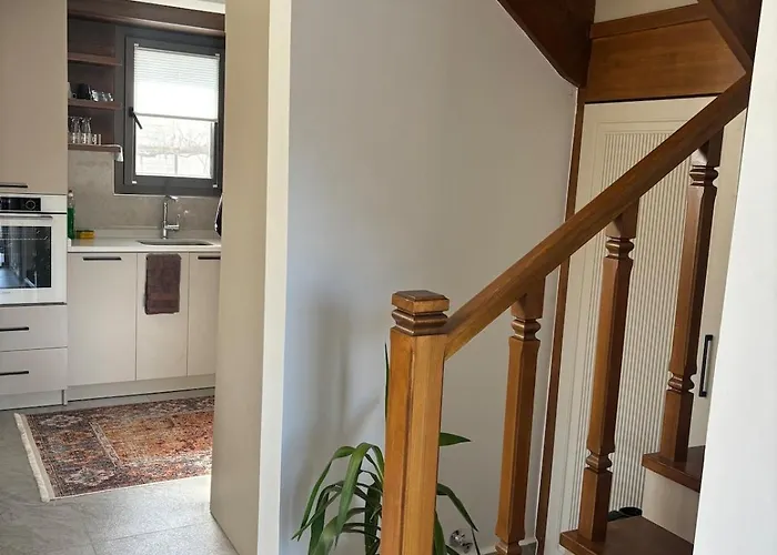 Дом отдыха Escape From The - Detached House With Garden In Incirkoey *