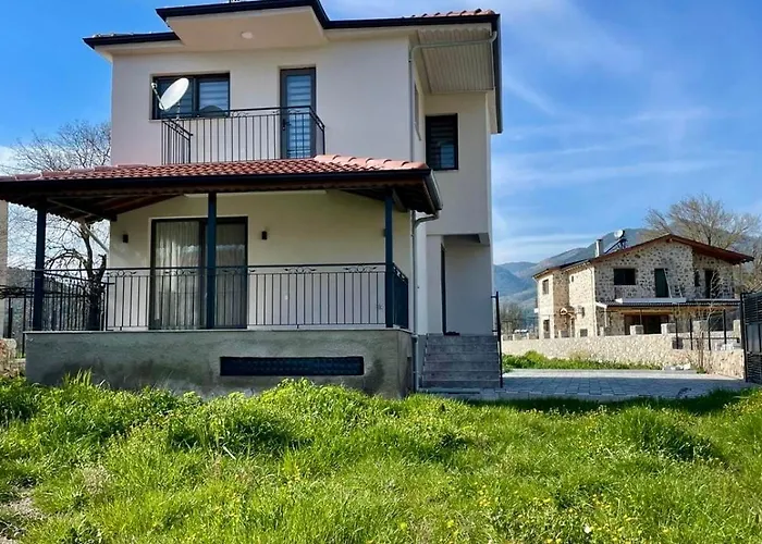 Escape From The - Detached House With Garden In Incirkoey